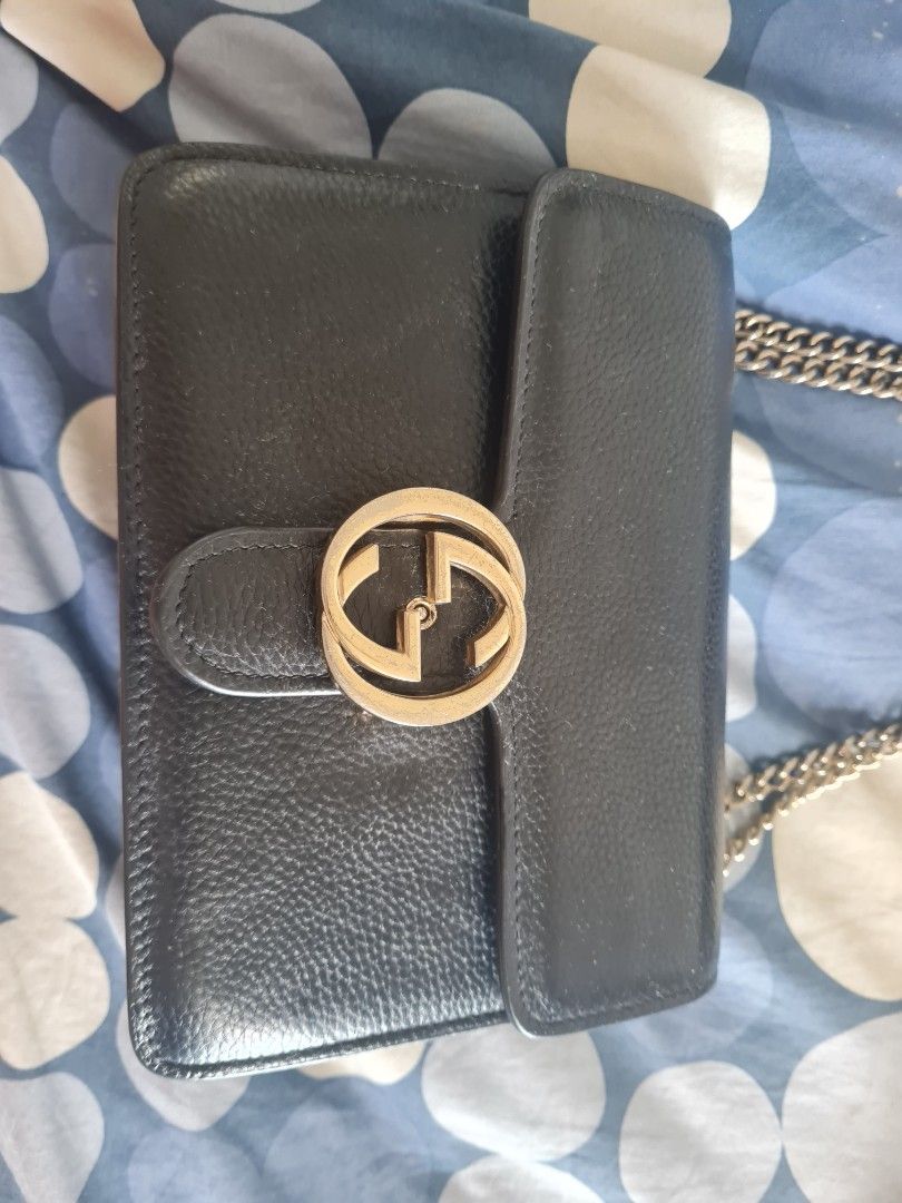 Interlocking Bag (Category: Shoulder Bags) located in Kuala Lumpur. Submitted by serasafiya (Listing ID 1333914459, Image 2). Description: .