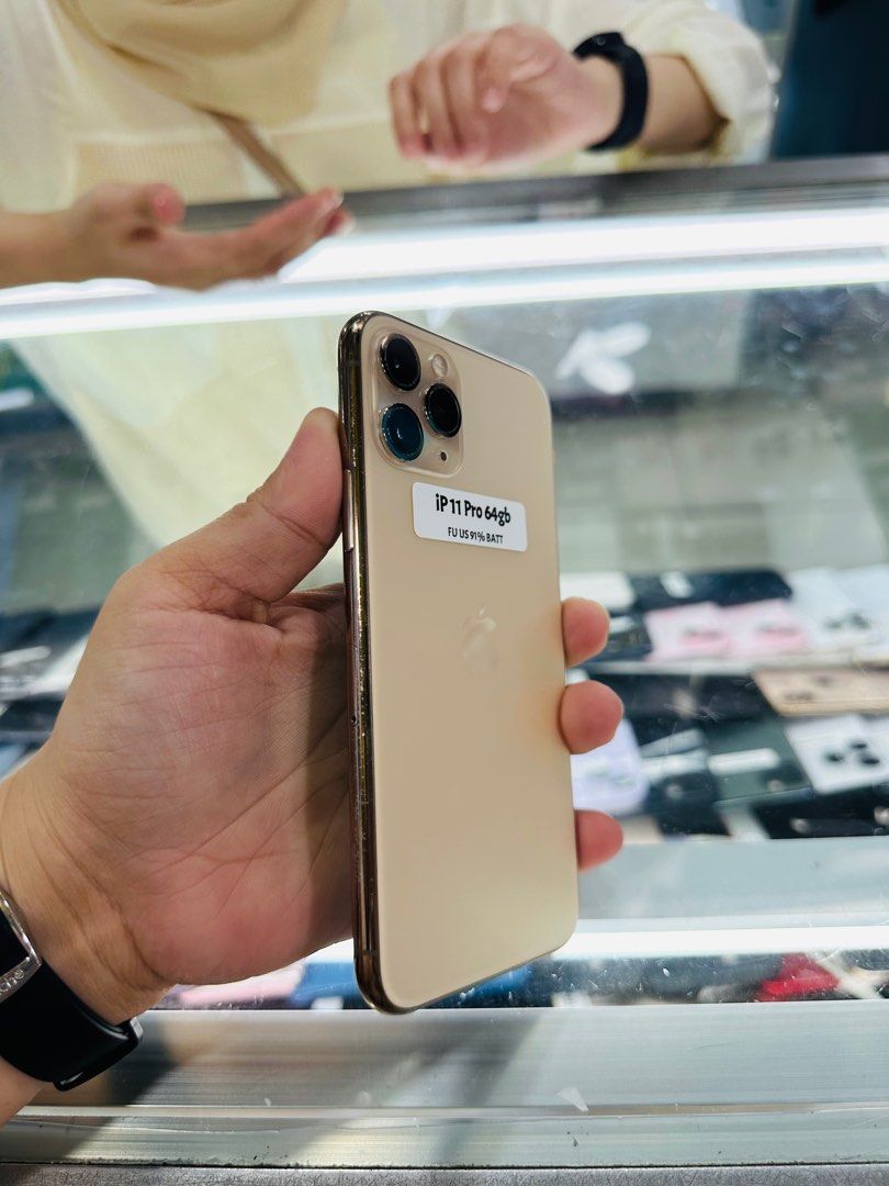 Iphone 11 Pro 64gb 91% batt FU (Category: iPhone 11 Series) located in San Juan City. Submitted by javedsgadgetshop (Listing ID 1333905661, Image 3). Description: OPEN FOR INSTALLMENT VIA CREDIT CARD/GGIVES/SPAY/BILLEASE & SWAP/TRADE-IN! BUY AND SELL! Quick Specs : Iphone 11 Pro •64gb •NTC Variant •91% batt health •Factory Unlock •93% Smoothness •No hidden issue | No Repaired •100% Authentic | Not Refurbished •w/ OEM Charger & store warranty ❣️ -
