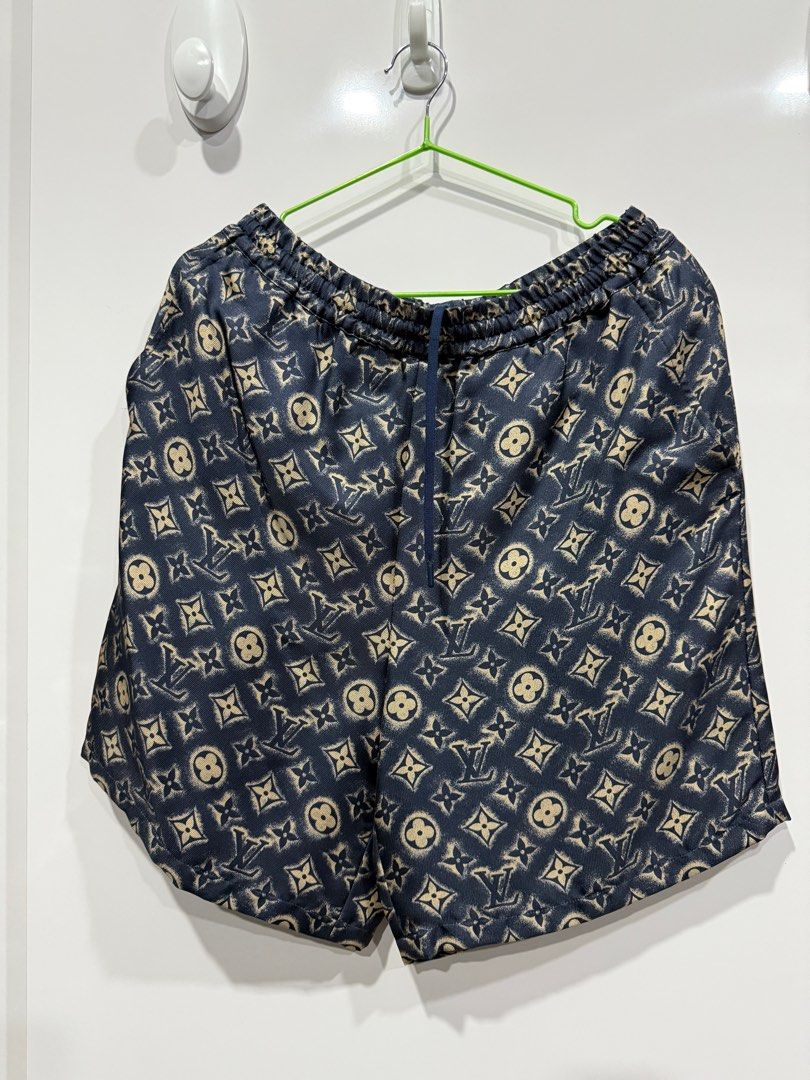 パンツ Louis Vuitton MNG SAND SILK SHORT 50 Louis Vuitton MNG SAND SILK SHORT 50