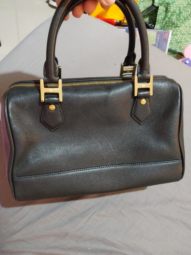 MCM Doctors Bag (Authentic) (Category: Luxury Bags & Wallets) located in Cavite. Submitted by mom0f2 (Listing ID 1333875813, Image 3). Description: slightly negotiable.