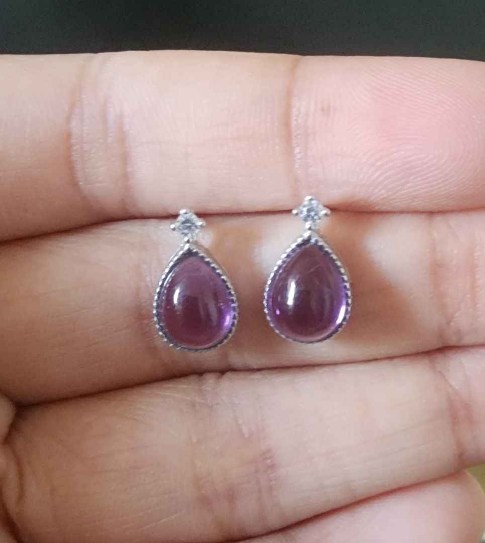 Natural Amethyst s925 teardrop earrings (Category: Earrings) located in Legazpi City. Submitted by JevOLshoppe (Listing ID 1333871252, Image 2). Description: Natural Amethyst s925 teardrop earrings.