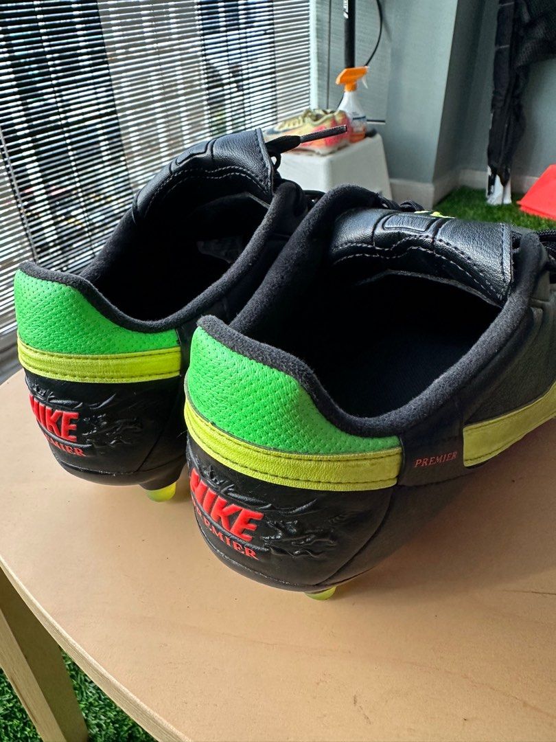 Nike Premier Boots Size US (UK Sports Equipment