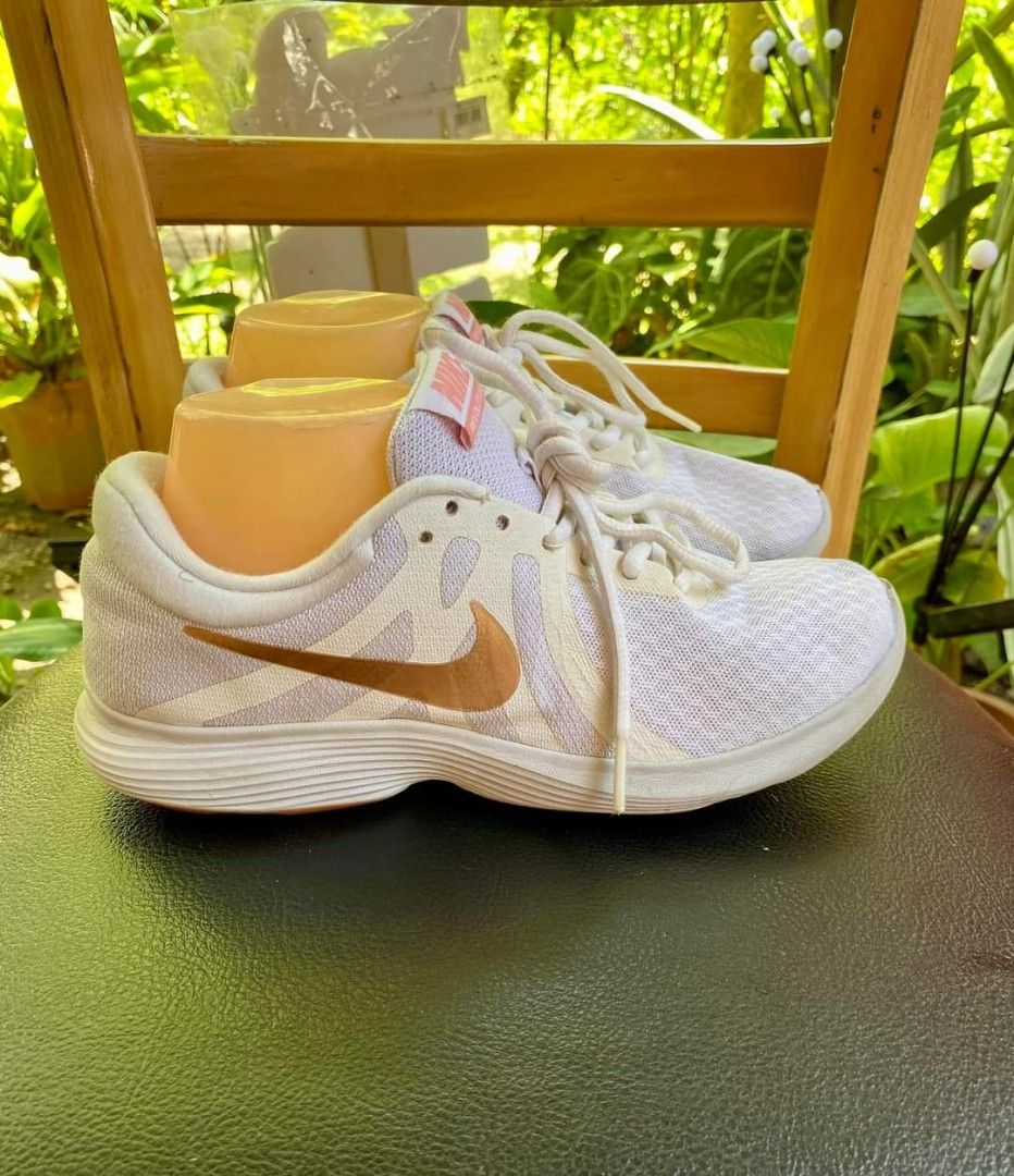 Nike Revolution 4 White Rose Gold