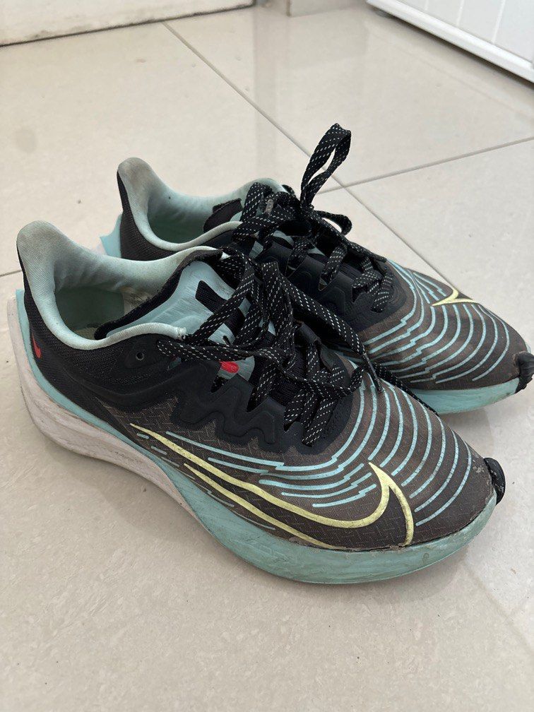 Nike zoom Shoes Women s Fashion Footwear Sneakers on Carousell