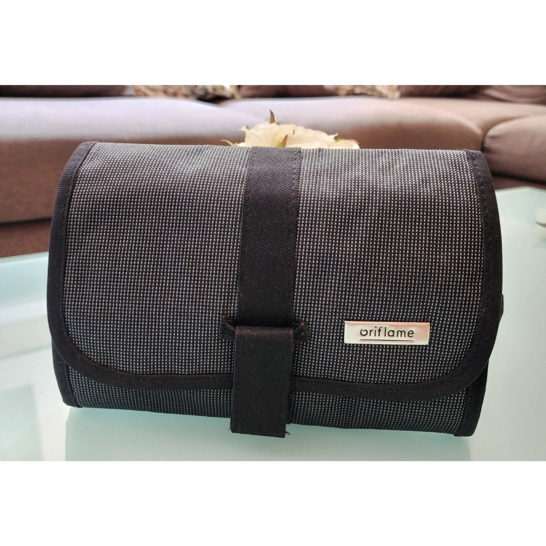 Oriflame Cosmetic Bag, Barang Mewah, Tas Dompet di Carousell