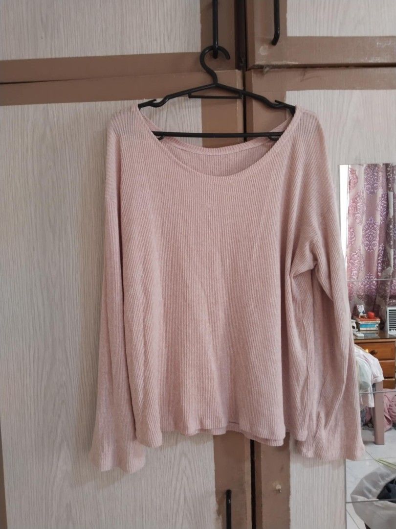 pink pweater (Category: Longsleeves) located in Paranaque City. Submitted by moonbea (Listing ID 1333905221, Image 3). Description: .