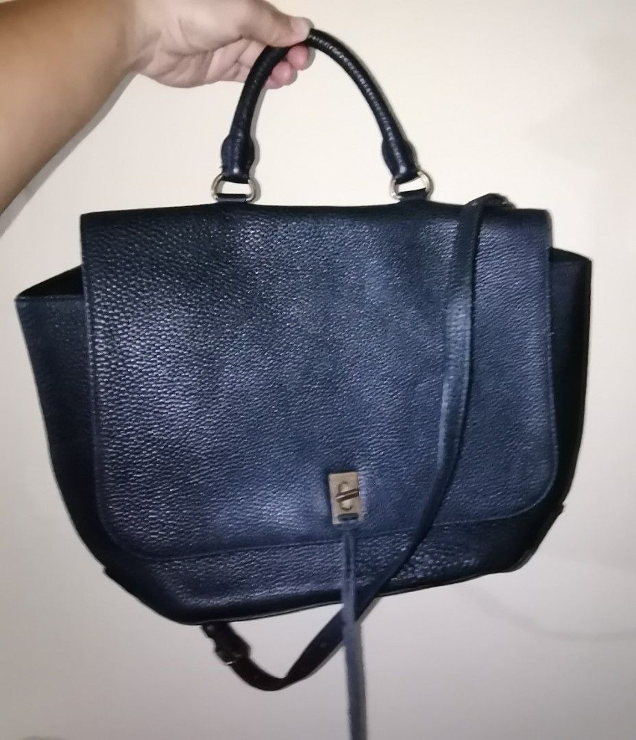 SALE!!! rebecca minkoff bag (Category: Cross-body Bags) located in Dinalupihan. Submitted by shanderbags (Listing ID 1333958910, Image 1). Description: medium size 2 way sign of usage s metal parts.