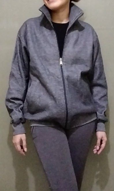 Spring/Autumn/ Winter Gray Jacket+ FREE leggings (Category: Coats, Jackets and Outerwear) located in Cebu City. Submitted by laganda (Listing ID 1333885284, Image 1). Description: model size M 5"1'.