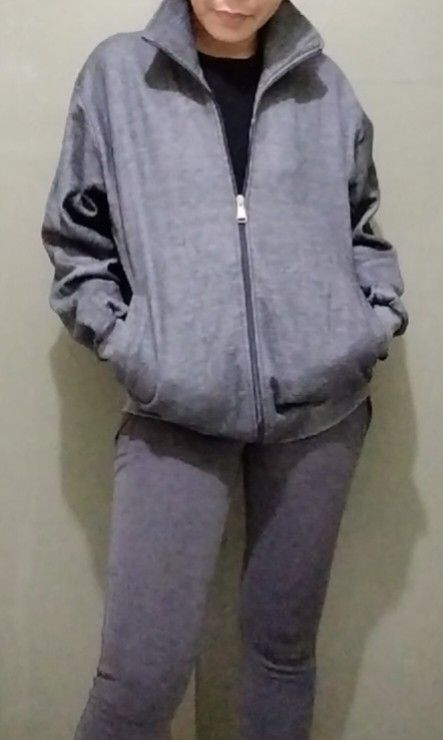 Spring/Autumn/ Winter Gray Jacket+ FREE leggings (Category: Coats, Jackets and Outerwear) located in Cebu City. Submitted by laganda (Listing ID 1333885284, Image 2). Description: model size M 5"1'.