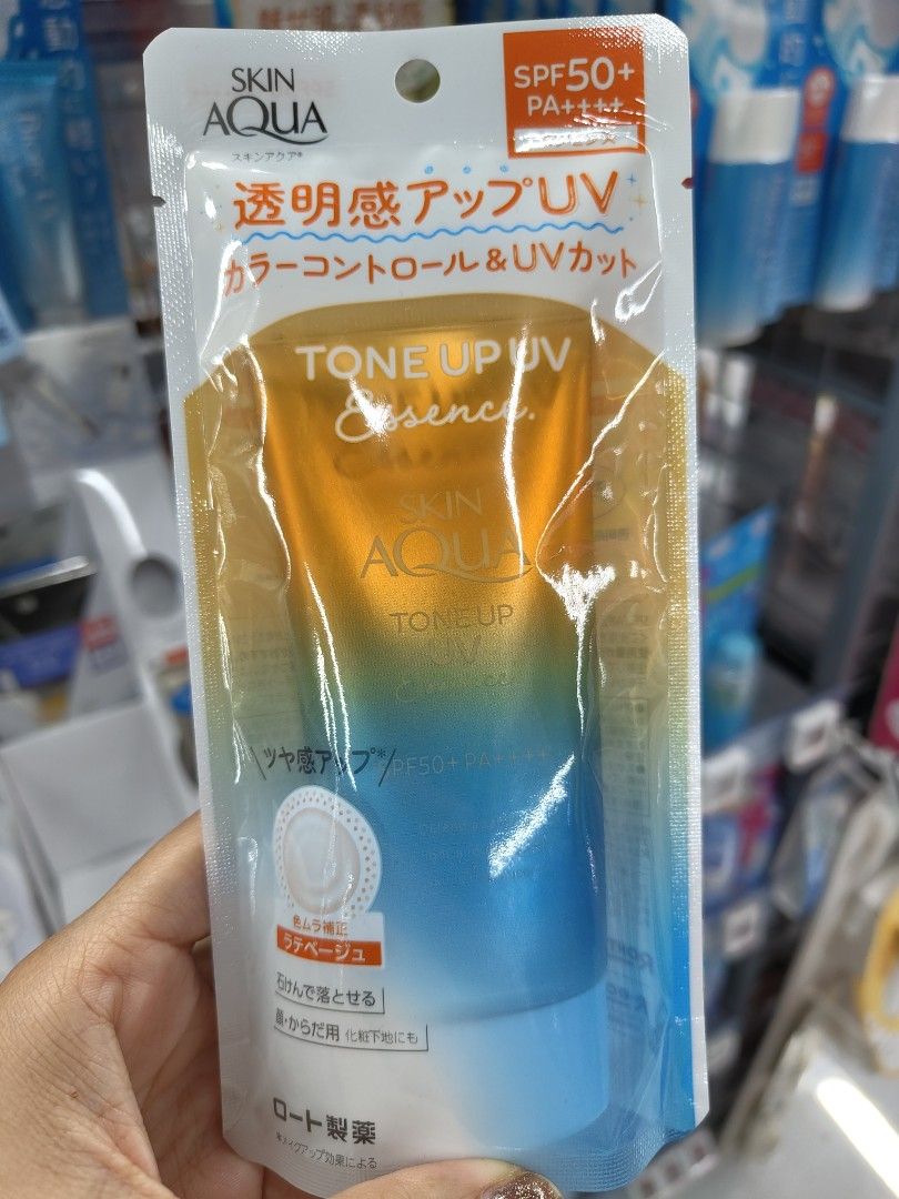 Sunblock (Category: Face Care) located in Singapore. Submitted by fancystuffs (Listing ID 1333897987, Image 3). Description: brand new in packaging. selling as I've bought too many! rose base for brightening and tone correction. purple base for yellow undertone. beige base for hiding tiredness. green base for concealing redness. PM for more info (: tags: Nivea biore anessa Japan Korea sun block indoors outdoors skin aqua swim wear sun UV block.