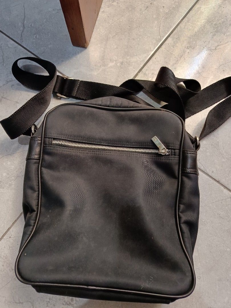 Tas Selempang Guy Laroche