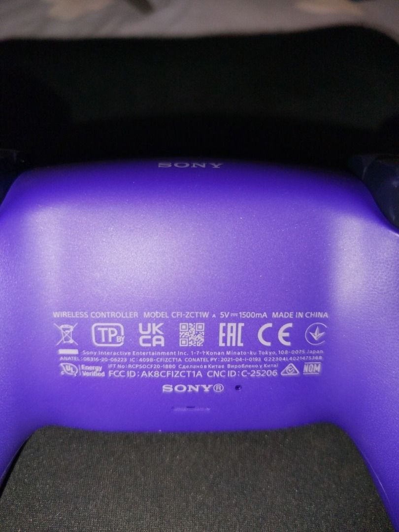 USED Dualsense PS5 Controller latest release GALACTIC PURPLE like new (Category: Controllers) located in Quezon City. Submitted by calibre027 (Listing ID 1333885696, Image 2). Description: USED Dualsense PS5 Controller latest release GALACTIC PURPLE like new 👉 Makinis and sariwa. Very good condition, no issue, no stick drift, pwede itest sa android phone upon meetup 👉Slightly used kasi may mga iba akong controller. Rubber sa analog intact, hind