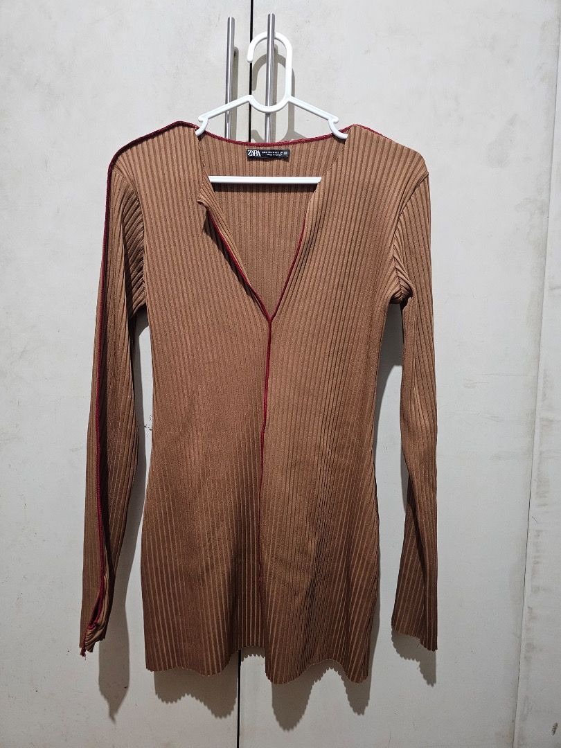 Zara Brown Fringed Longsleeves (Category: Longsleeves) located in Quezon City. Submitted by declutteringgalore (Listing ID 1333950081, Image 2). Description: used once only no flaws loc: qc no cod payment loc: qc shipping at buyer's expense lalamove grab express j&t.