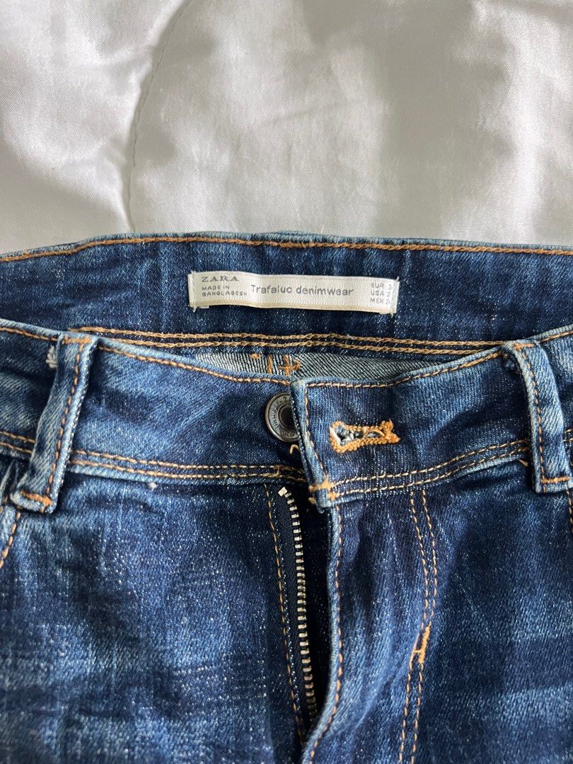 Zara Jeans (Category: Jeans) located in Valenzuela. Submitted by declutterclutter_ (Listing ID 1333936239, Image 2). Description: .