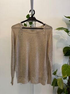 (Category: ) located in . Submitted by aaswardrobe_ (Listing ID 1333878965, Image 1). Description: .