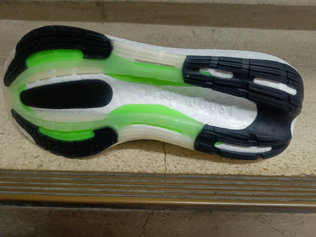 Bnew Adidas Ultraboost light US 9.5 (Category: Sneakers) located in Manila. Submitted by vin0812 (Listing ID 1335604662, Image 3). Description: Adidas Ultraboost light US 9.5 bnew complete meetup starbucks.
