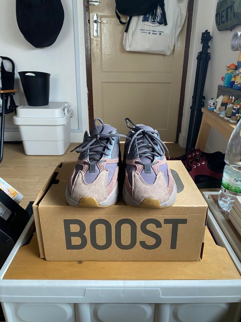 Real yeezy 700 box clearance
