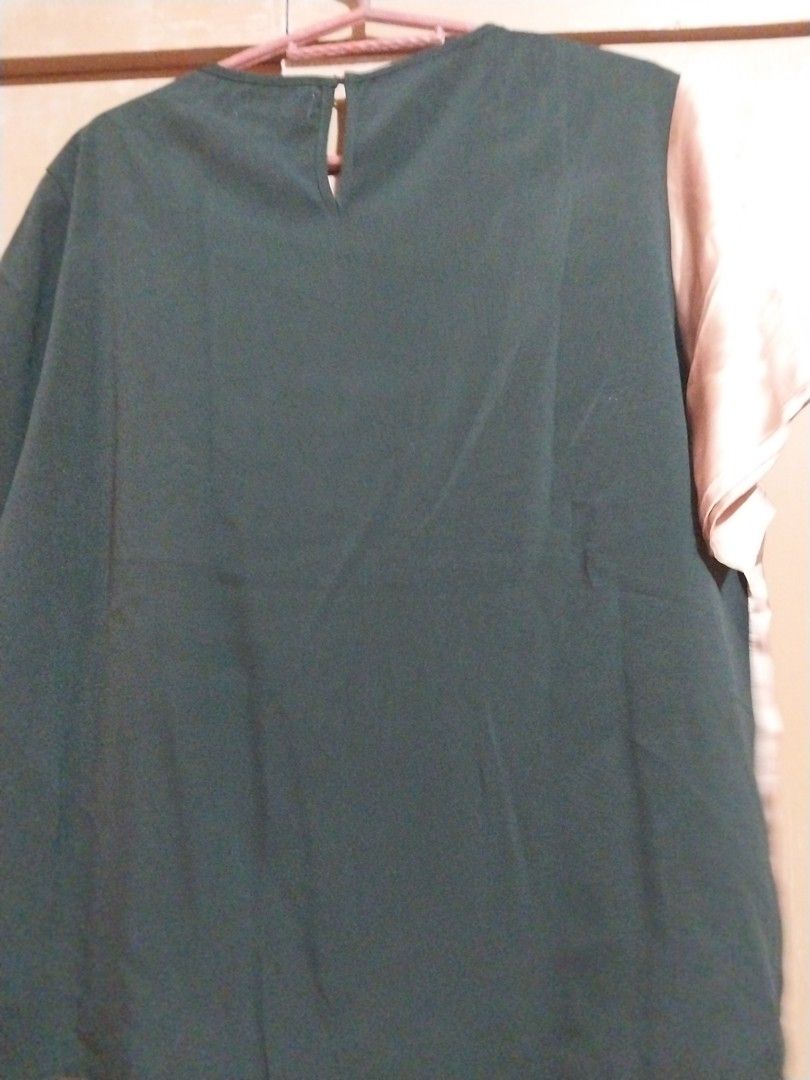 Apple & Eve pre loved blouse 2XL (Category: Blouses) located in Las Pinas. Submitted by declutteringislife (Listing ID 1335434956, Image 3). Description: pre loved blouse like new 2XL rosegold and black satin and cotton bust 44" shoulder 15.5" length 22" armhole 9".