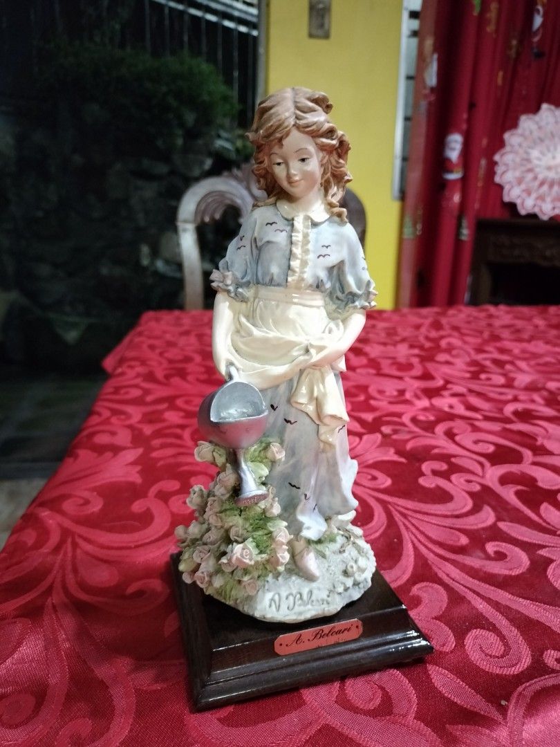 Auro Belcari Capodimonte Italy 1985 Dear figurines, Hobbies & Toys