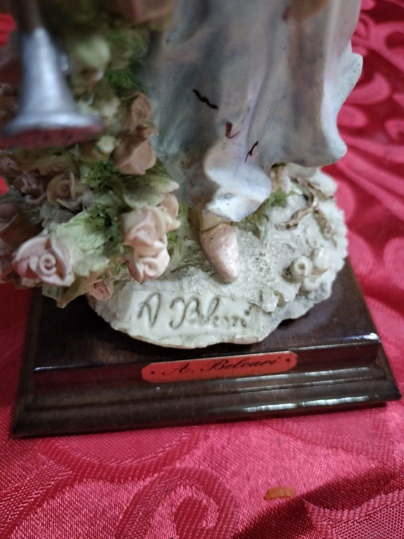 Auro Belcari Capodimonte Italy 1985 Dear figurines, Hobbies & Toys