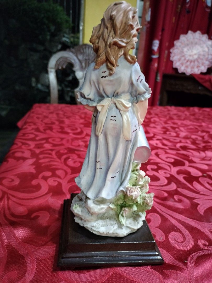 Auro Belcari Capodimonte Italy 1985 Dear figurines, Hobbies & Toys