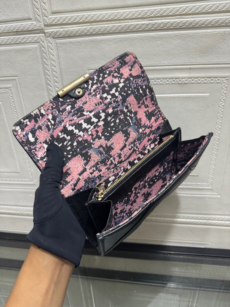 Authentic see by chloe genuine leather long wallet (Category: Luxury Bags & Wallets) located in Rizal. Submitted by houseofbell (Listing ID 1335531682, Image 2). Description: .