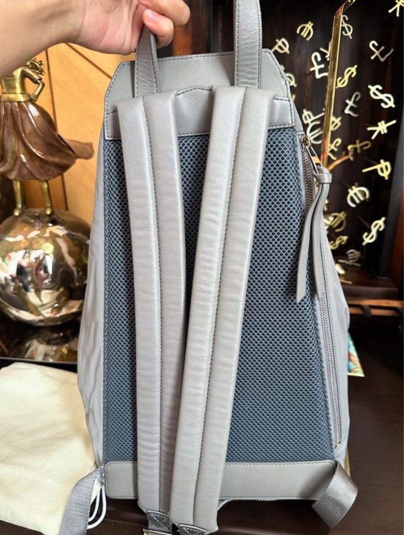 Bnew loewe backpack (Category: Luxury Bags & Wallets) located in Santa Ana. Submitted by astonandariana (Listing ID 1335540465, Image 2). Description: .