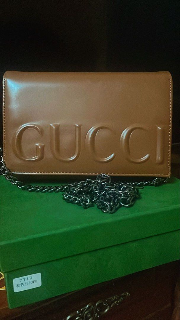 Bundle Gucci (Category: Clutches) located in Kapar. Submitted by nfatiha_90 (Listing ID 1335525849, Image 1). Description: Condition : 10/10 Free box , dust bag .