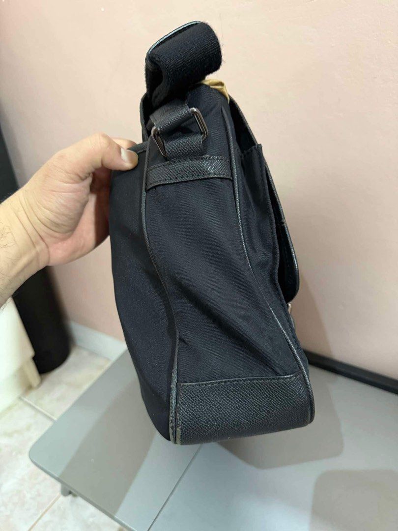 Burberry Messenger Bag (Category: Luxury Bags & Wallets) located in Manila. Submitted by beautyand_ (Listing ID 1335455046, Image 3). Description: Purchased in store. .