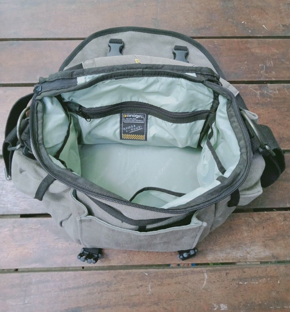 Camera bags ainogirl and nikon (Category: Camera Bags & Carriers) located in Taytay. Submitted by ddxdd (Listing ID 1335422280, Image 3). Description: thick canvass, 10 pockets, size around 9 x 10 x 7.5 inch pede pa ma stretch. set price, in good condition.