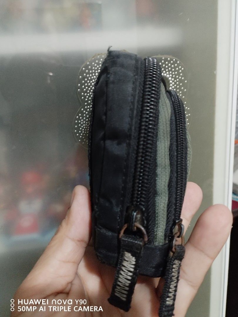 Case Logic Vintage Digital Camera Bag 001 (Category: Camera Bags & Carriers) located in Carmona. Submitted by rpute (Listing ID 1335600502, Image 2). Description: .