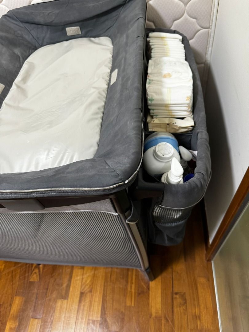 Chicco Lullaby Zip Travel Crib