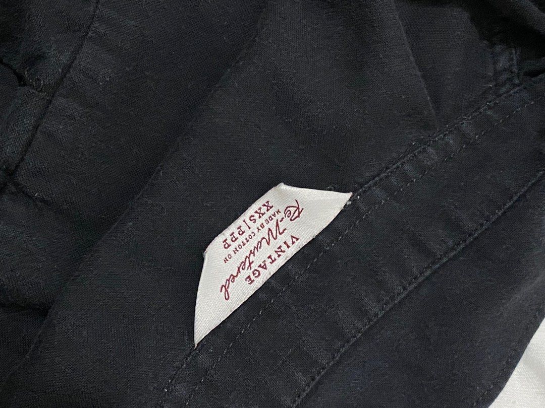 Cotton On Button Down Polo (Category: Formal Shirts) located in Quezon City. Submitted by fcsv89 (Listing ID 1335514386, Image 3). Description: Cotton On Button Down Polo Complete buttons No armpit stains.