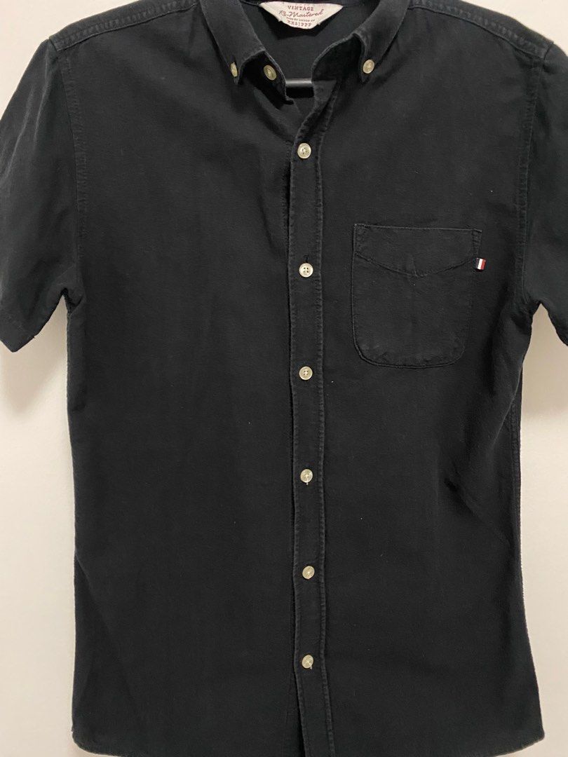 Cotton On Button Down Polo (Category: Formal Shirts) located in Quezon City. Submitted by fcsv89 (Listing ID 1335514386, Image 1). Description: Cotton On Button Down Polo Complete buttons No armpit stains.