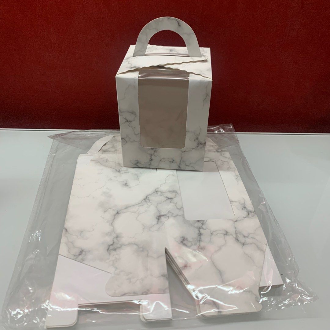 Cupcake box (Category: Storage Boxes & Baskets) located in Manila. Submitted by coolandchic (Listing ID 1335534507, Image 2). Description: .