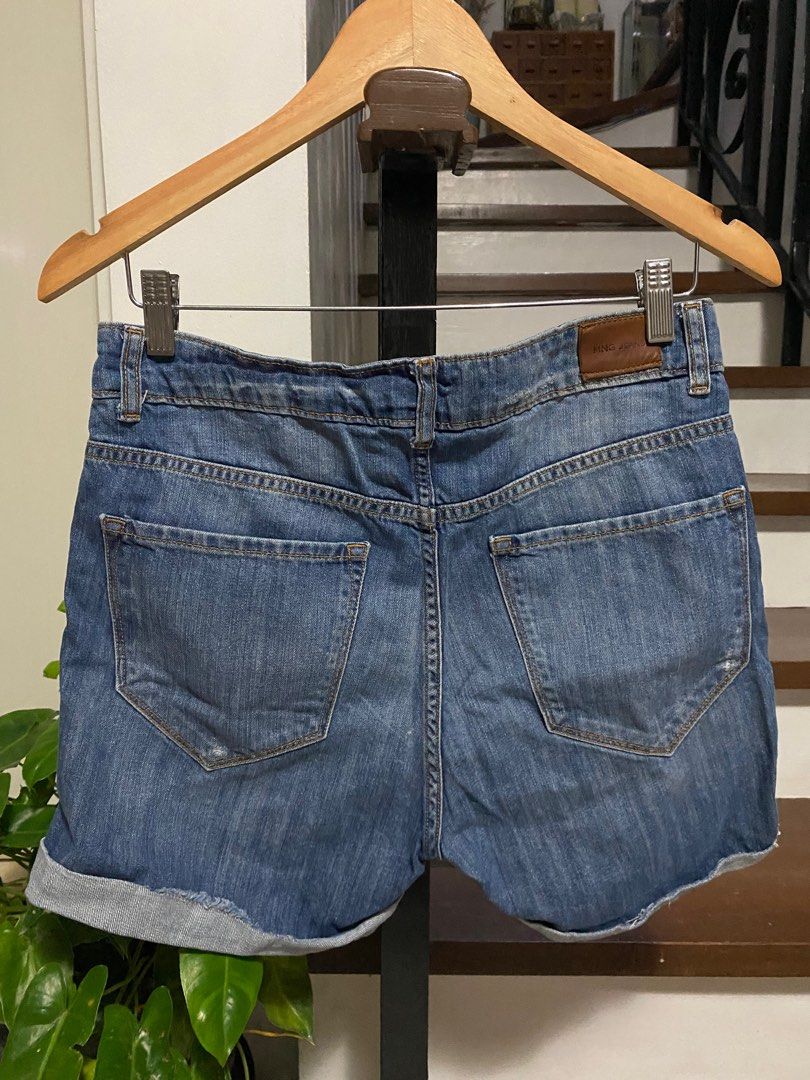 Denim shorts (Category: Shorts) located in Quezon City. Submitted by jujoo (Listing ID 1335535788, Image 2). Description: .