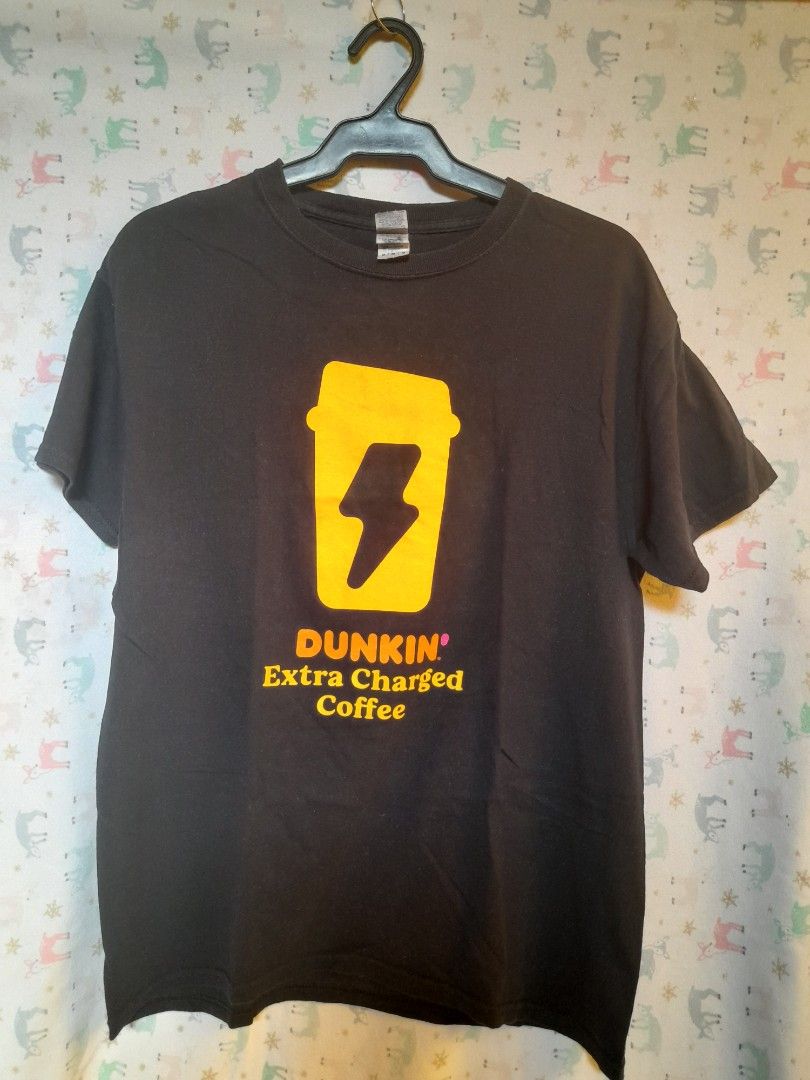 DUNKIN' DONUTS (Category: Tshirts & Polo Shirts ) located in San Jose del Monte. Submitted by r33s3 (Listing ID 1335460091, Image 2). Description: Black Medium Dimes 28x20 RFS Deluttering Of My Personal Pop Shirt Collection For The Past Years Color Rate 9/10 Color May Vary From Room Lighting ***FREE SHIPPING Payment First Policy Feel Free To DM.