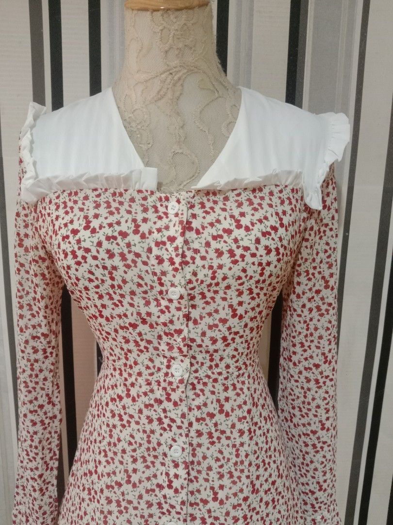 Floral dress (Category: Dresses) located in Kota Kinabalu. Submitted by redrose.closet (Listing ID 1335444235, Image 2). Description: .