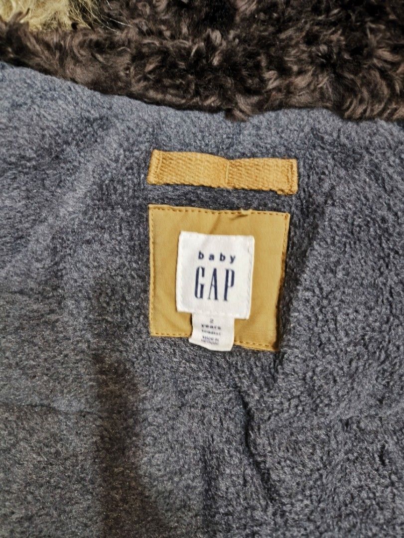 GAP Winter Jacket (Category: Babies & Kids Fashion) located in Singapore. Submitted by queeny16 (Listing ID 1335568645, Image 2). Description: wore once. perfect condition and keeps child warm! looks good too! 💯.