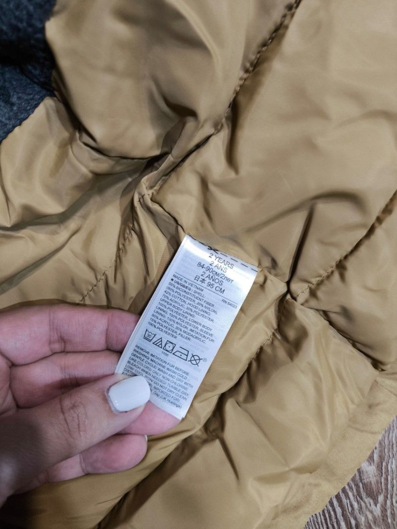 GAP Winter Jacket (Category: Babies & Kids Fashion) located in Singapore. Submitted by queeny16 (Listing ID 1335568645, Image 3). Description: wore once. perfect condition and keeps child warm! looks good too! 💯.