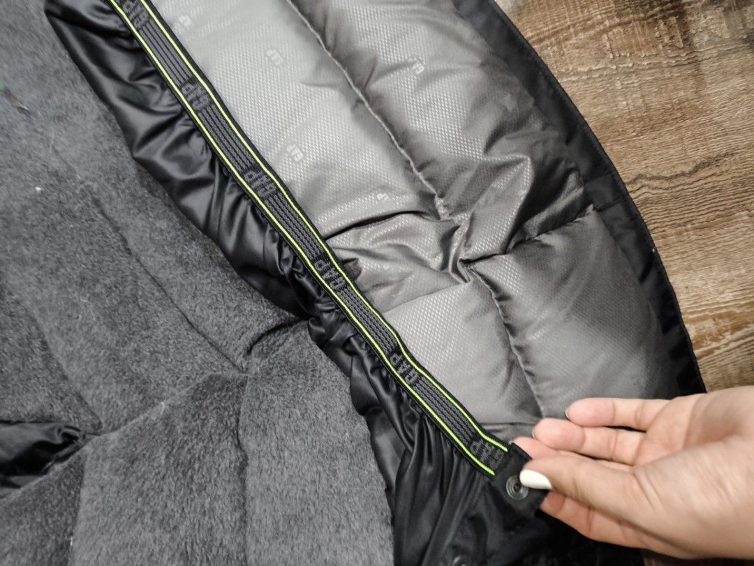GAP Winter Jacket (Category: Babies & Kids Fashion) located in Singapore. Submitted by queeny16 (Listing ID 1335568968, Image 4). Description: wore twice only. Australia and Korea. dry cleaned. great condition and quality..
