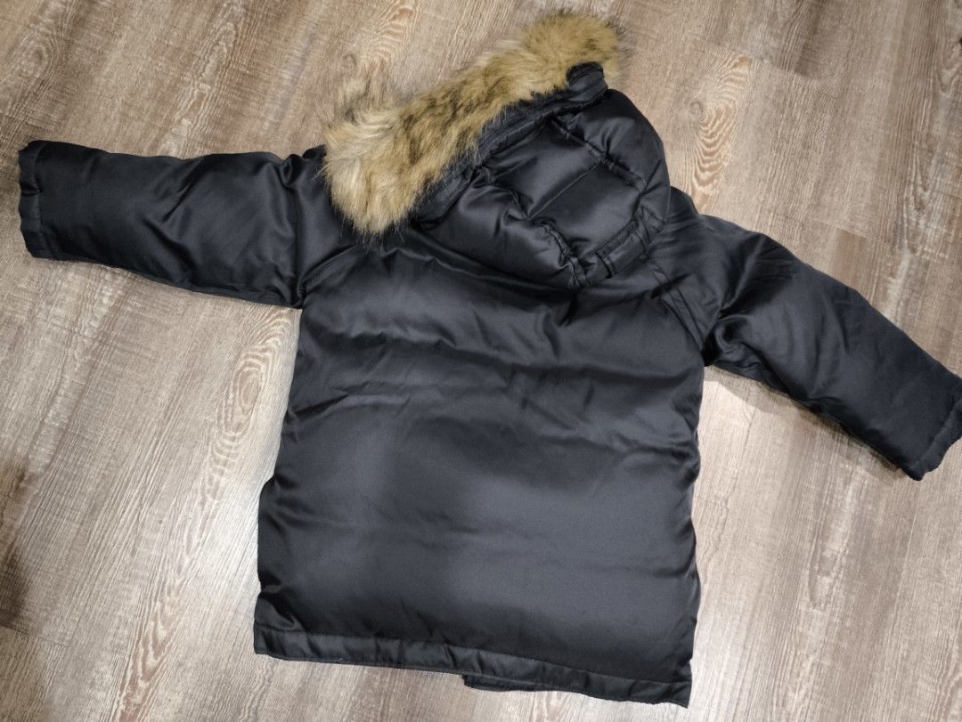 GAP Winter Jacket (Category: Babies & Kids Fashion) located in Singapore. Submitted by queeny16 (Listing ID 1335568968, Image 5). Description: wore twice only. Australia and Korea. dry cleaned. great condition and quality..