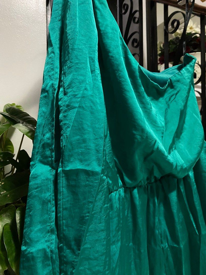 Green dress (Category: Dresses) located in Quezon City. Submitted by jujoo (Listing ID 1335536251, Image 2). Description: .