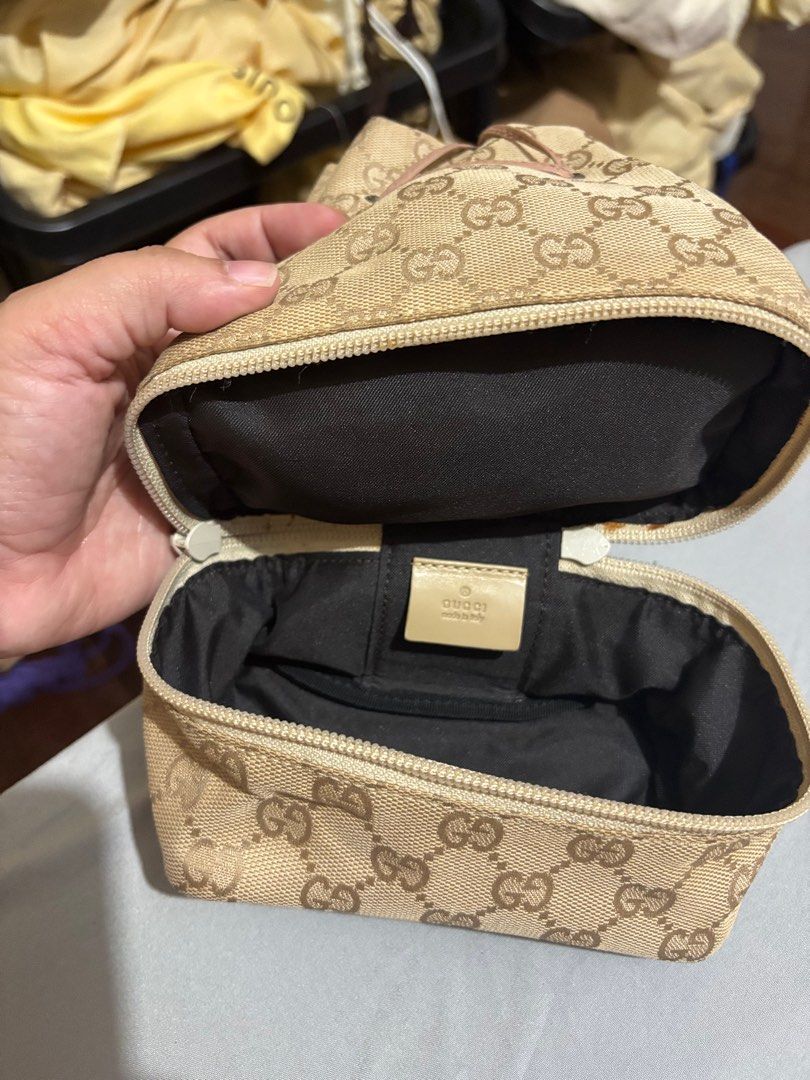 Gucci cinch bag store