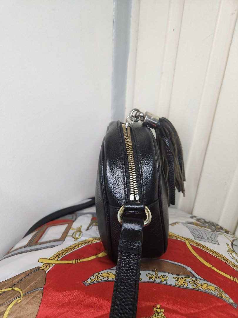 GUCCI SOHO leather SLING CAMERA BAG (Category: Luxury Bags & Wallets) located in Taguig. Submitted by starbucksph (Listing ID 1335456440, Image 2). Description: GUCCI SOHO leather SLING CAMERA BAG coded with QR code #labusell.