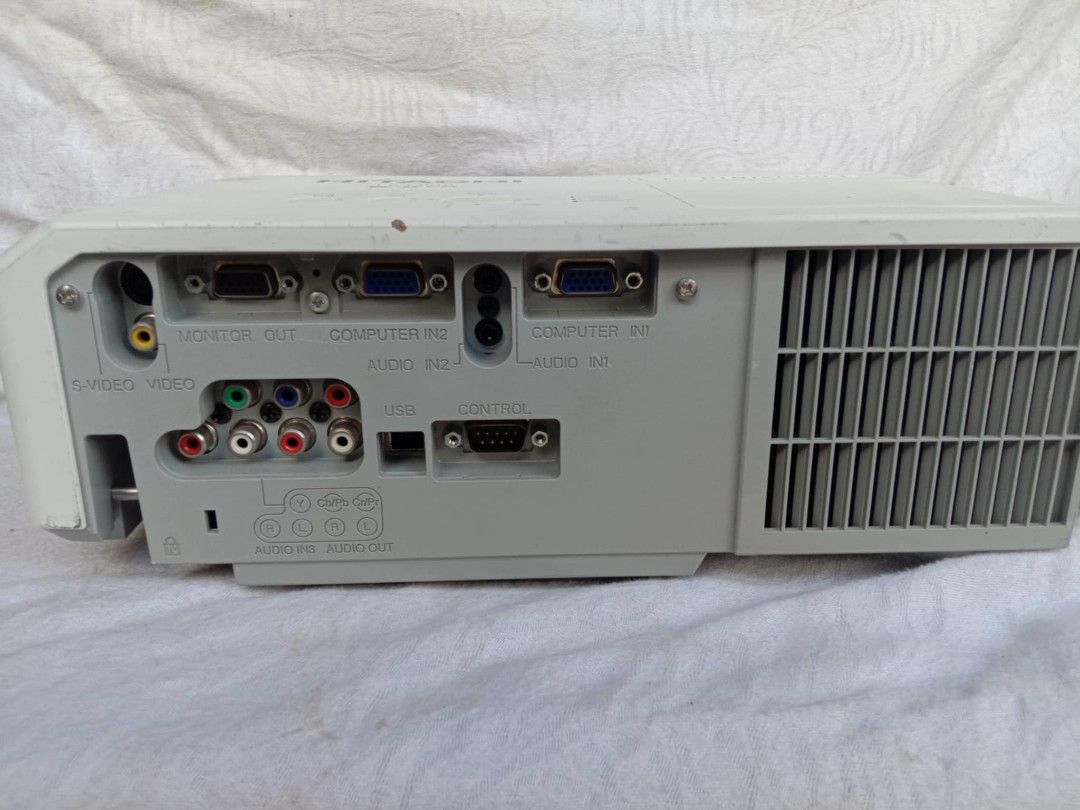 HITACHI LCD Projector 110v ac Tested working Divi Vga Rca input Unit only 2950php (Category: Projectors) located in Quezon City. Submitted by jpnvintageonline (Listing ID 1335424568, Image 3). Description: HITACHI LCD Projector 110v ac Tested working Divi Vga Rca input Unit only 2950php.