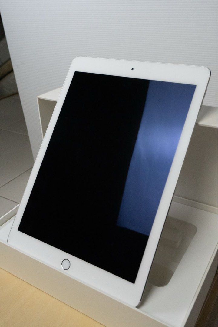 iPad Air 2 Wi-Fi 32GB Silver A1567 | iPad タブレット 本体