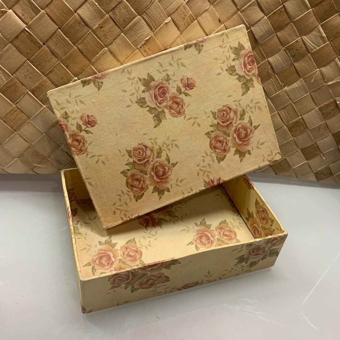 Japan Small Gift Box (Category: Storage Boxes & Baskets) located in Manila. Submitted by thebookclubz (Listing ID 1335392794, Image 2). Description: .