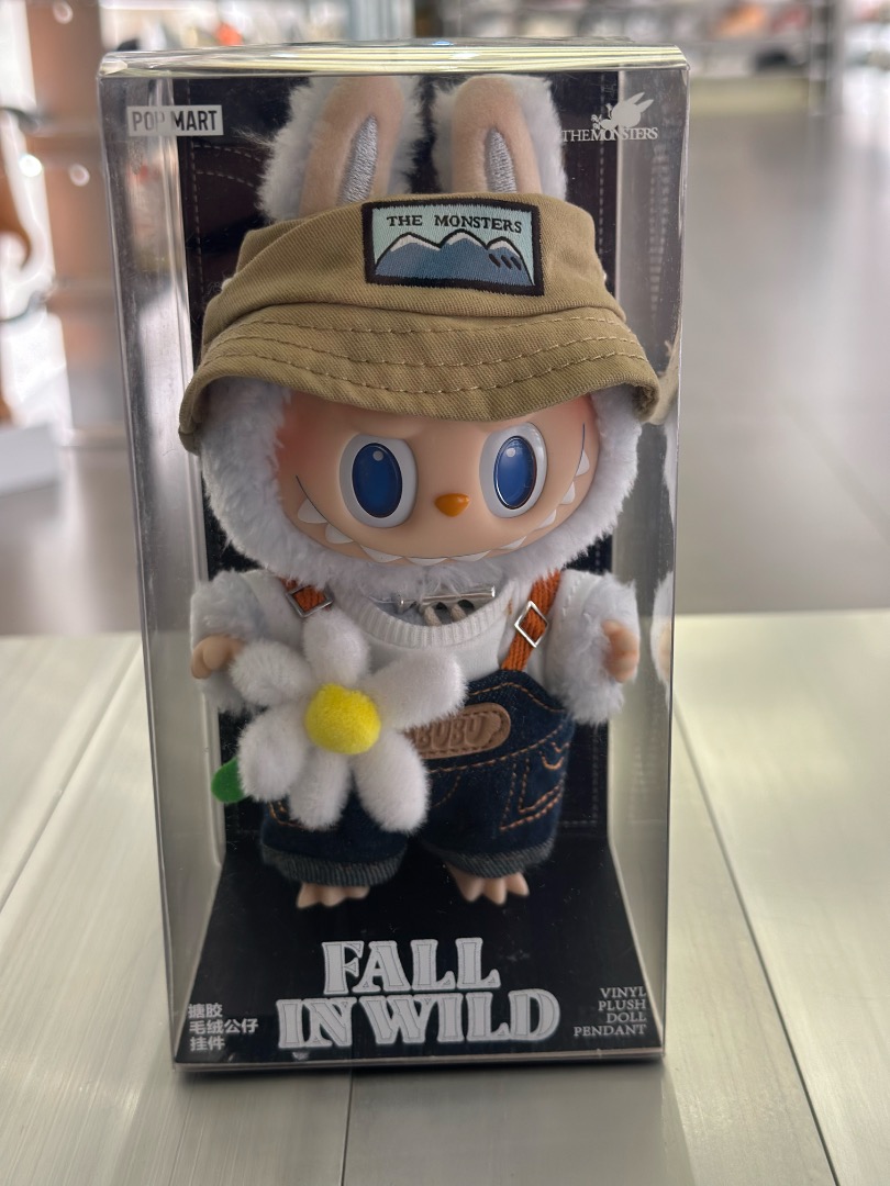 LABUBU THE MONSTERS FALL IN WILD, 興趣及遊戲, 玩具& 遊戲類- Carousell