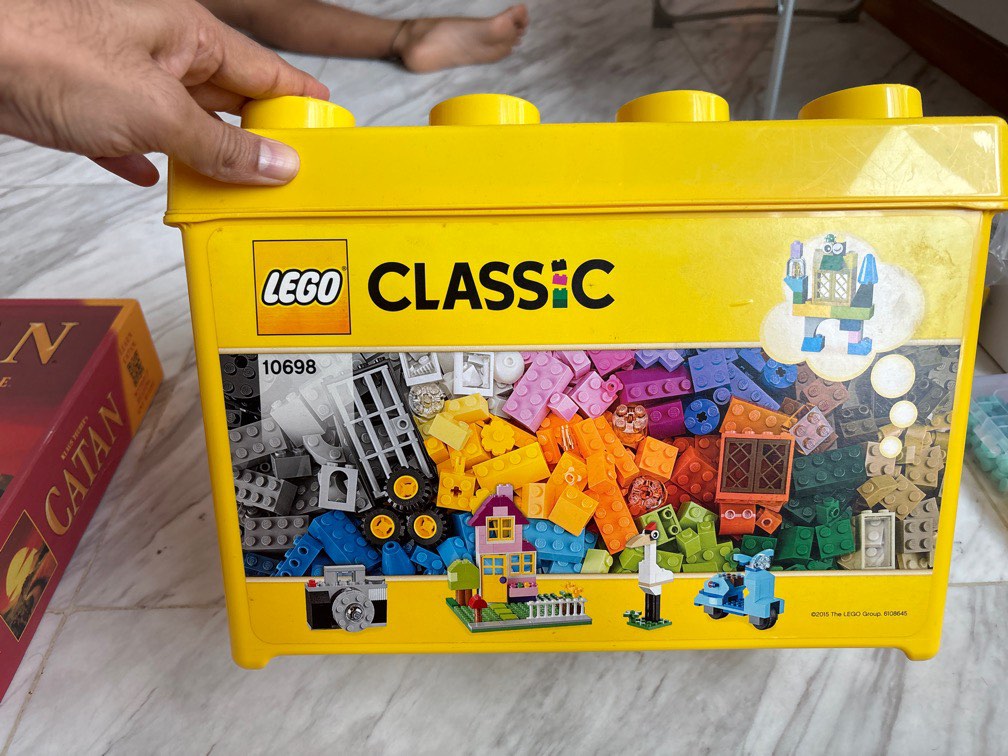 Lego 750 pieces sale